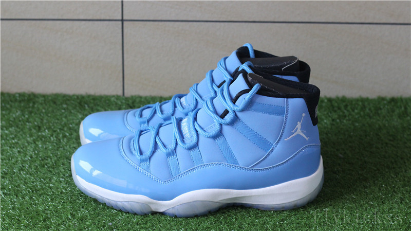 Air Jordan 11 Retro Pantone Blue